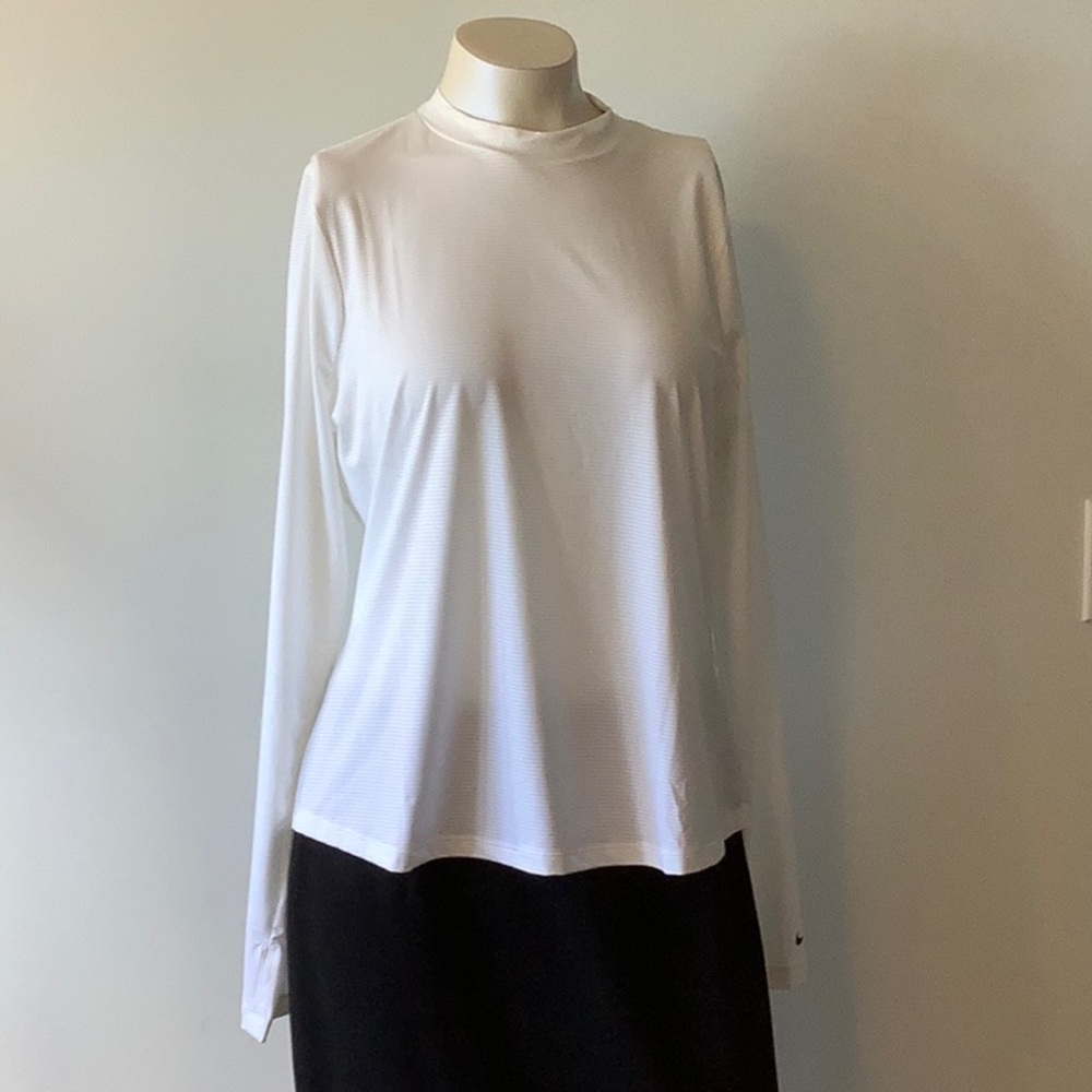 Nike Dri-FIT Slim Fit White under pinning golf Top, size XL - FTTS